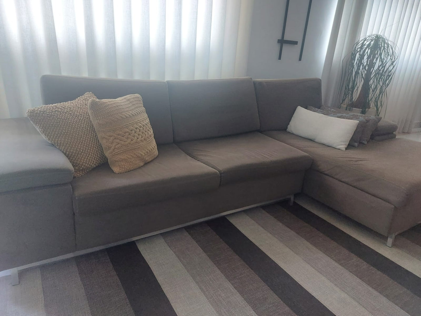 Sofá suede marrom com chaise