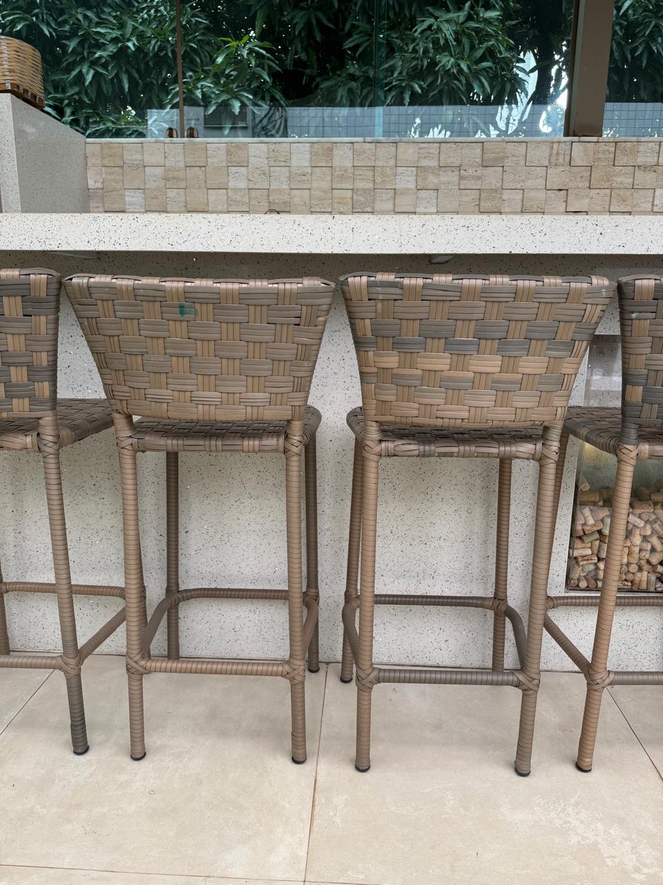 Banqueta de fibra para área externa