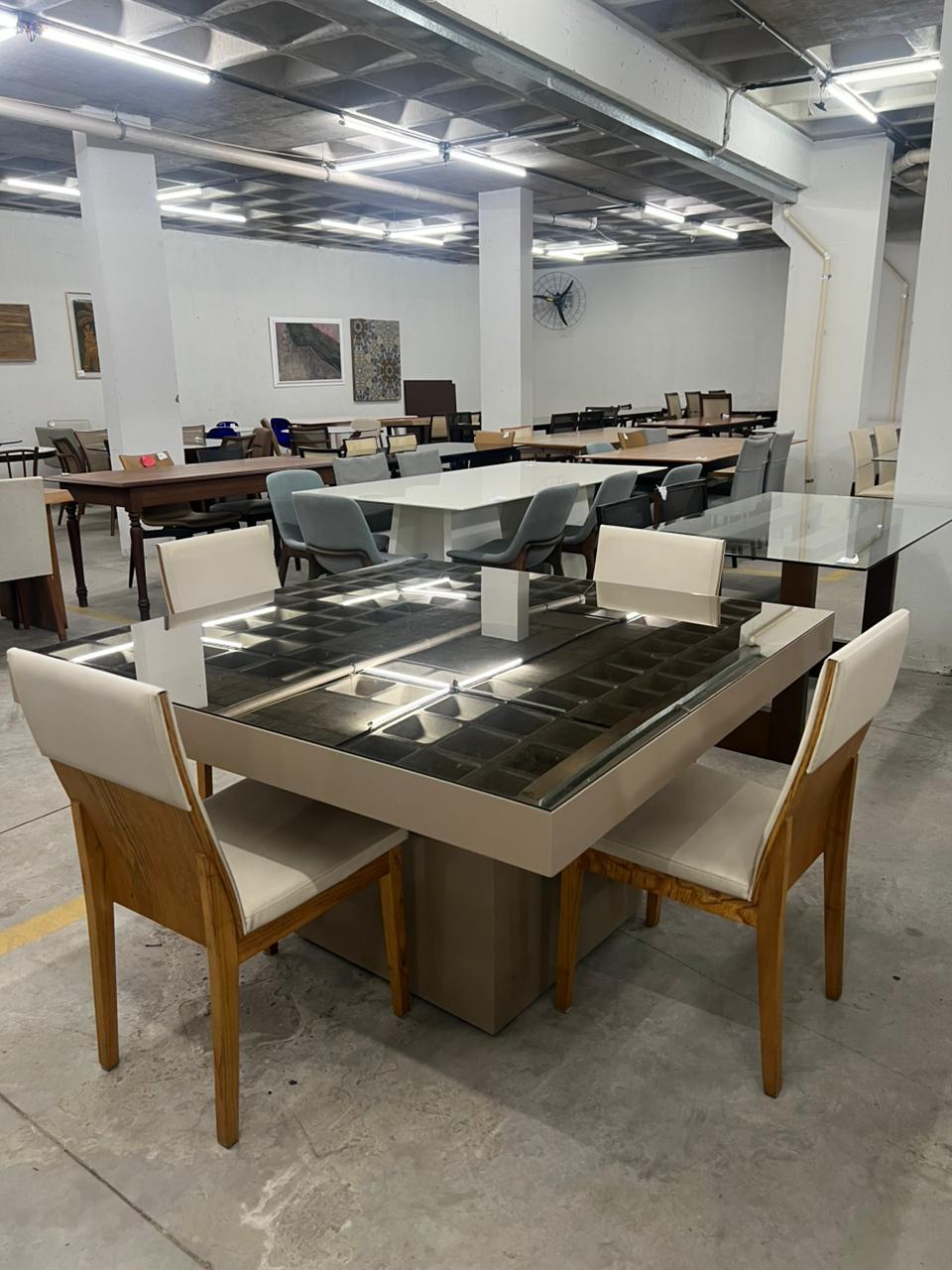 Mesa quadrada espelhada - Líder interiores