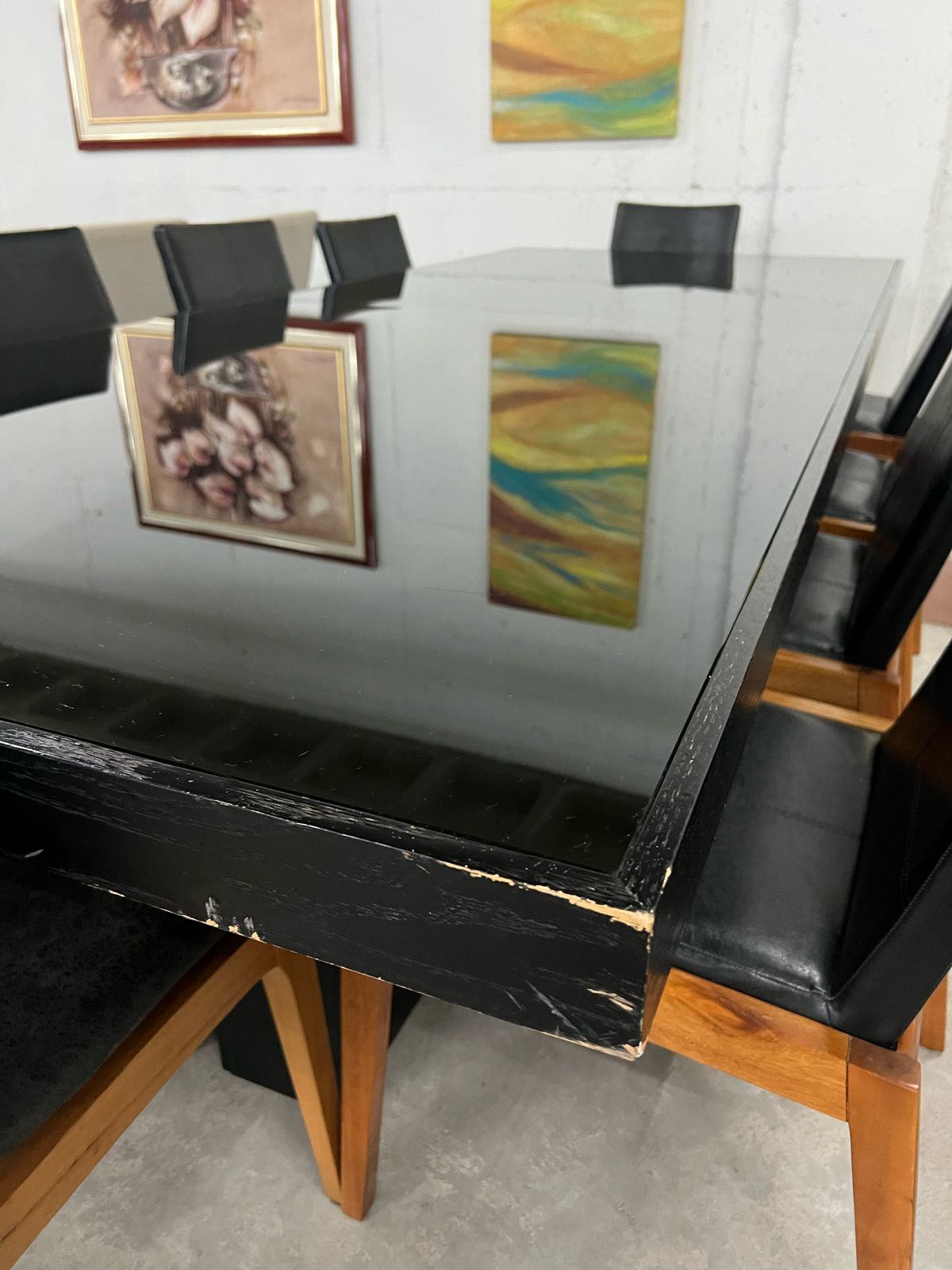 Mesa ebanizada com vidro laqueado preto