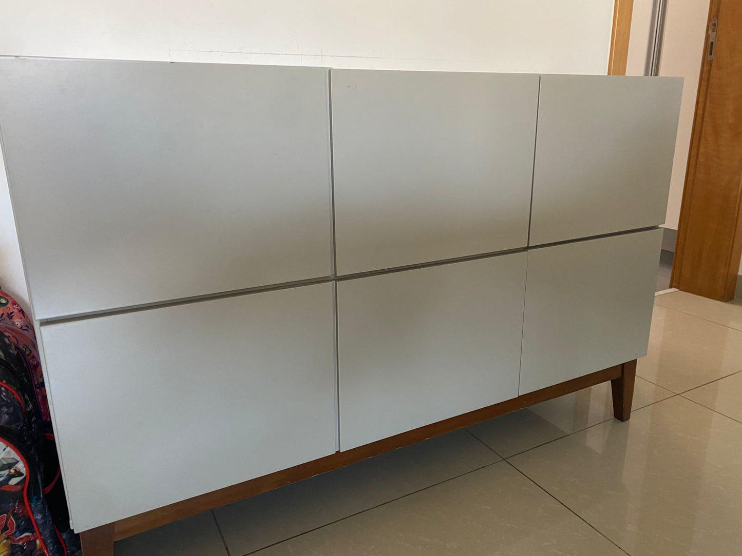 Buffet com 6 portas Etna