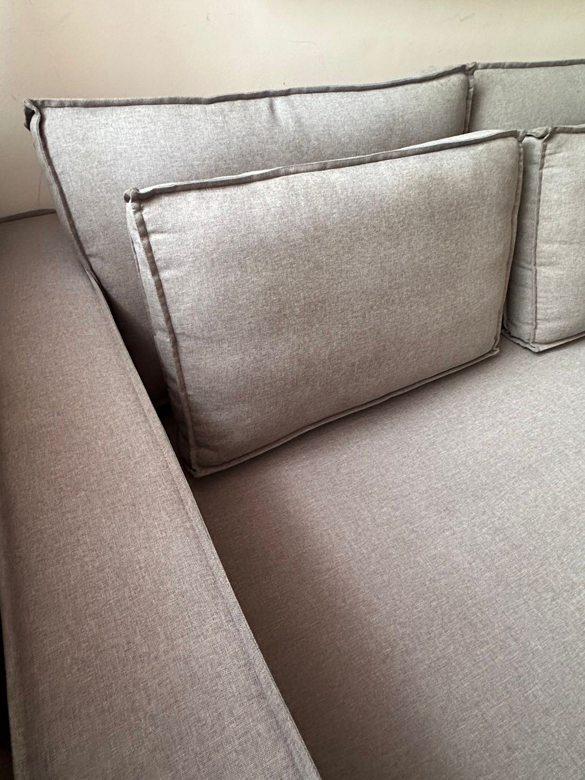 Sofá cama cinza com extensão cama de casal padrão