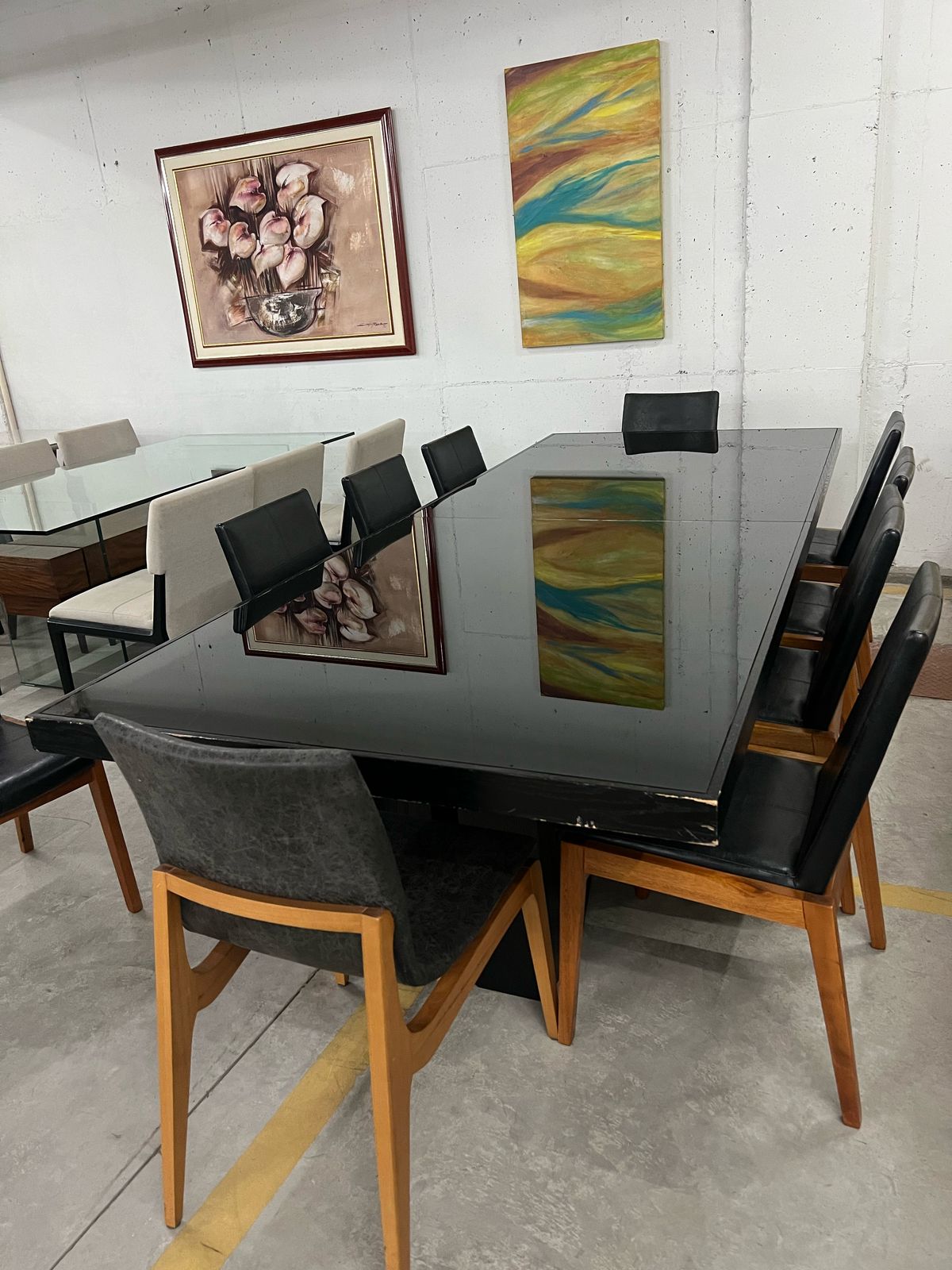 Mesa ebanizada com vidro laqueado preto