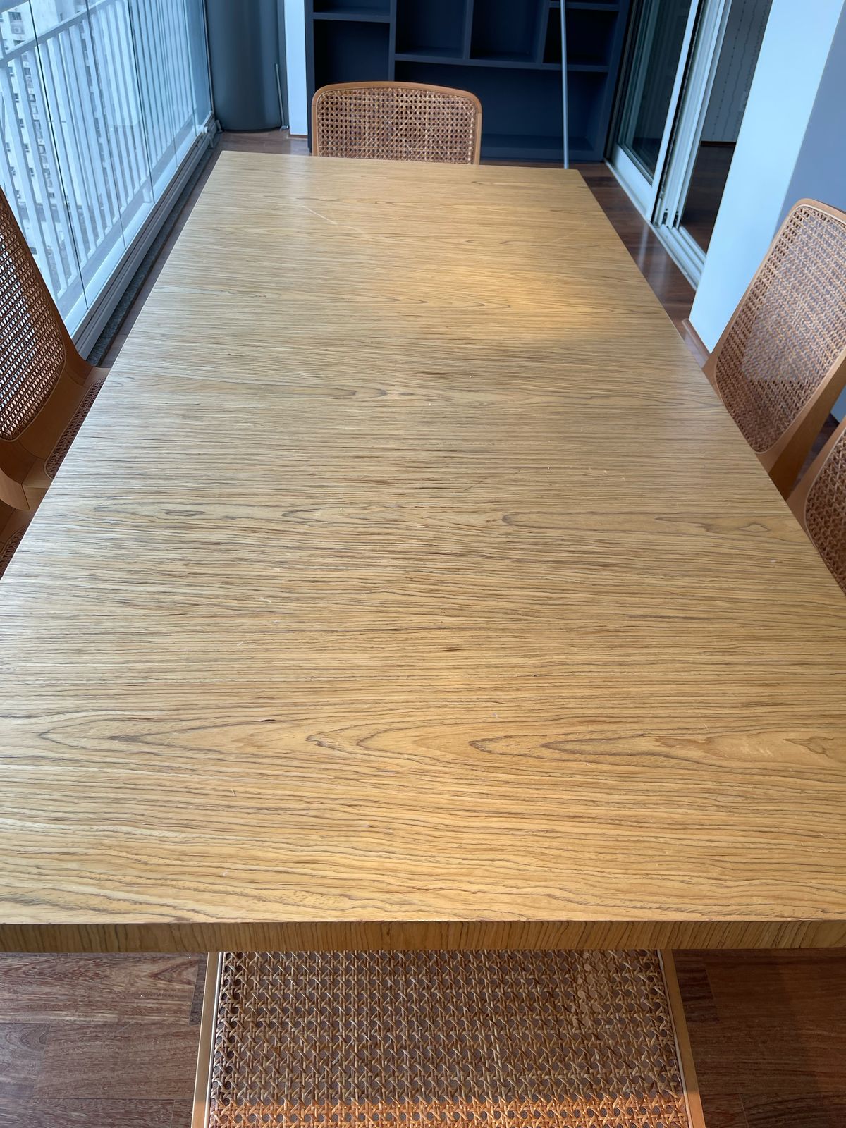 Mesa madeira com pés de ferro