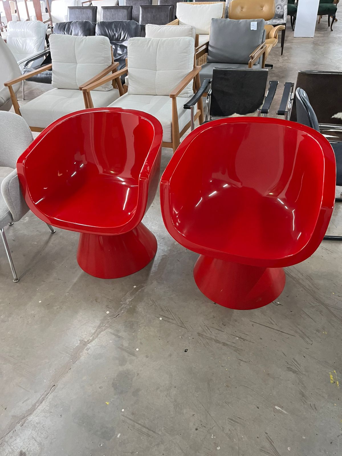 Cadeira vermelha Dora 922, Zanotta Designer Ludovica+Roberto Palomba, 2005, Polyethylene