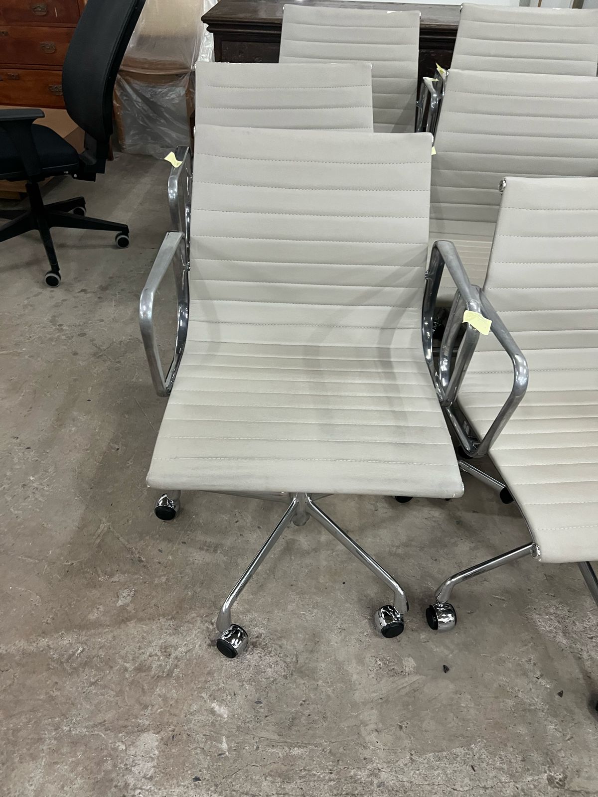 Cadeira de escritório Classica Design com rodinhas