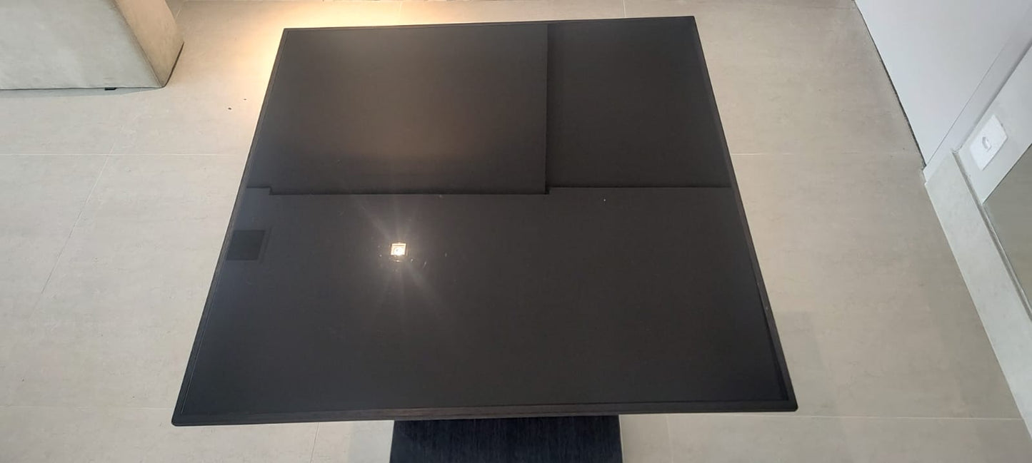 Mesa lateral madeira ebanizada como tampo em vidro laqueado preto Prodomo