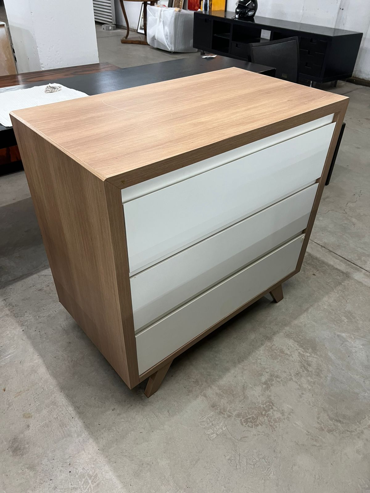 Cômoda com 3 gavetas