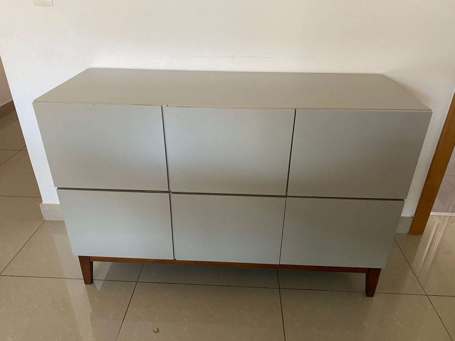 Buffet com 6 portas Etna