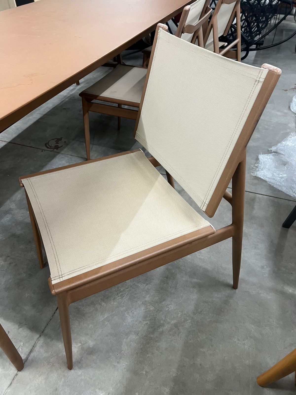 Conj. Mesa + 3 cadeiras em alumínio com pintura eletrostática + banco em alumínio Franccino