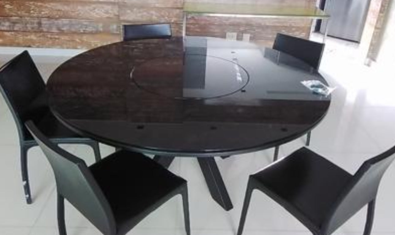 Mesa preta tampo de vidro grande redonda ACCERVO DESIGN