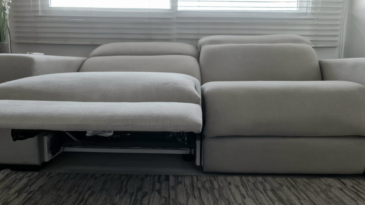 Sofá Reclinável Elétrico com 2 lugares em linho - by Natuzzi Group