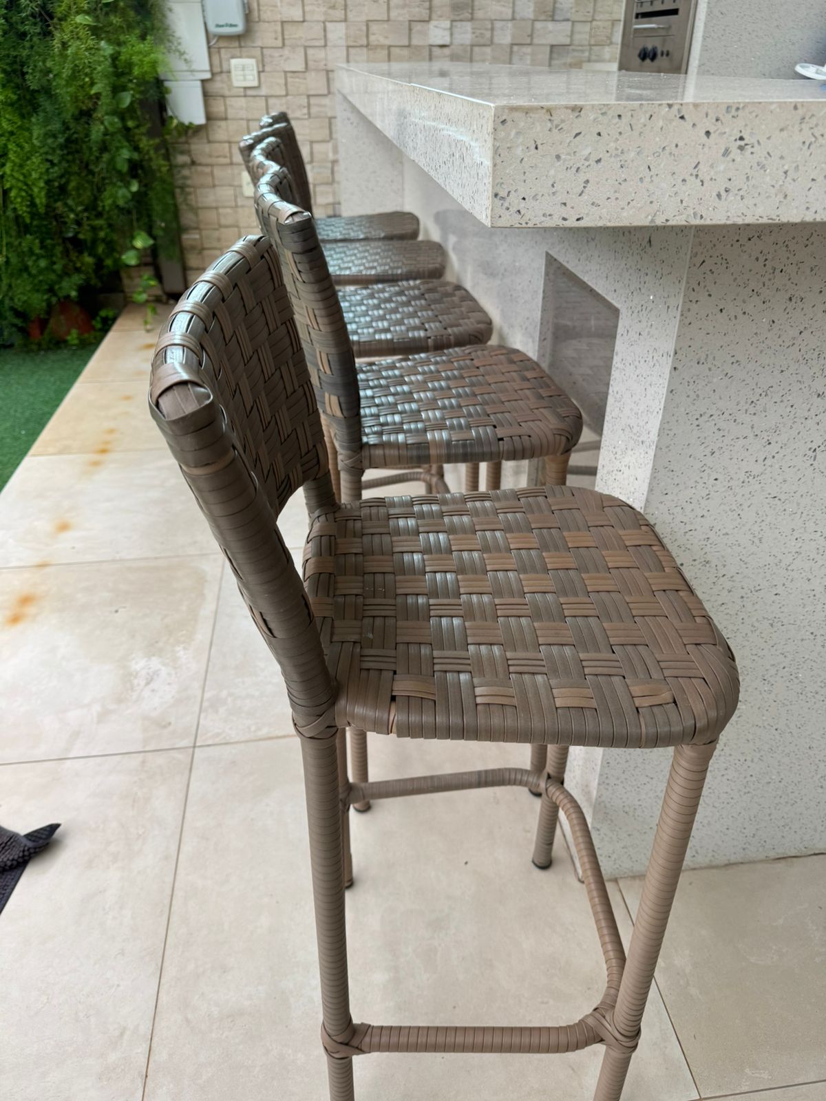 Banqueta de fibra para área externa