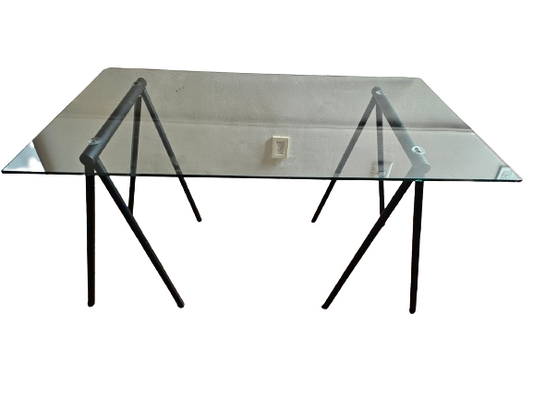 Mesa com tampo de vidro