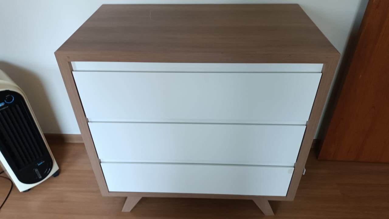 Cômoda com 3 gavetas