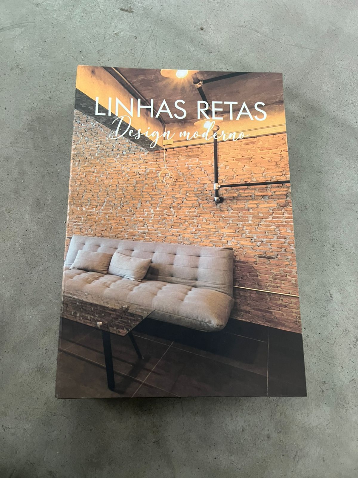 Porta objetos em formato de livro 1 (38%)
