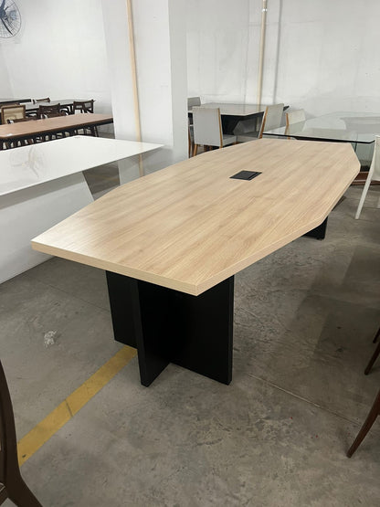 Mesa grande de reunião