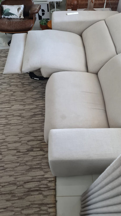 Sofá Reclinável Elétrico com 2 lugares em linho - by Natuzzi Group