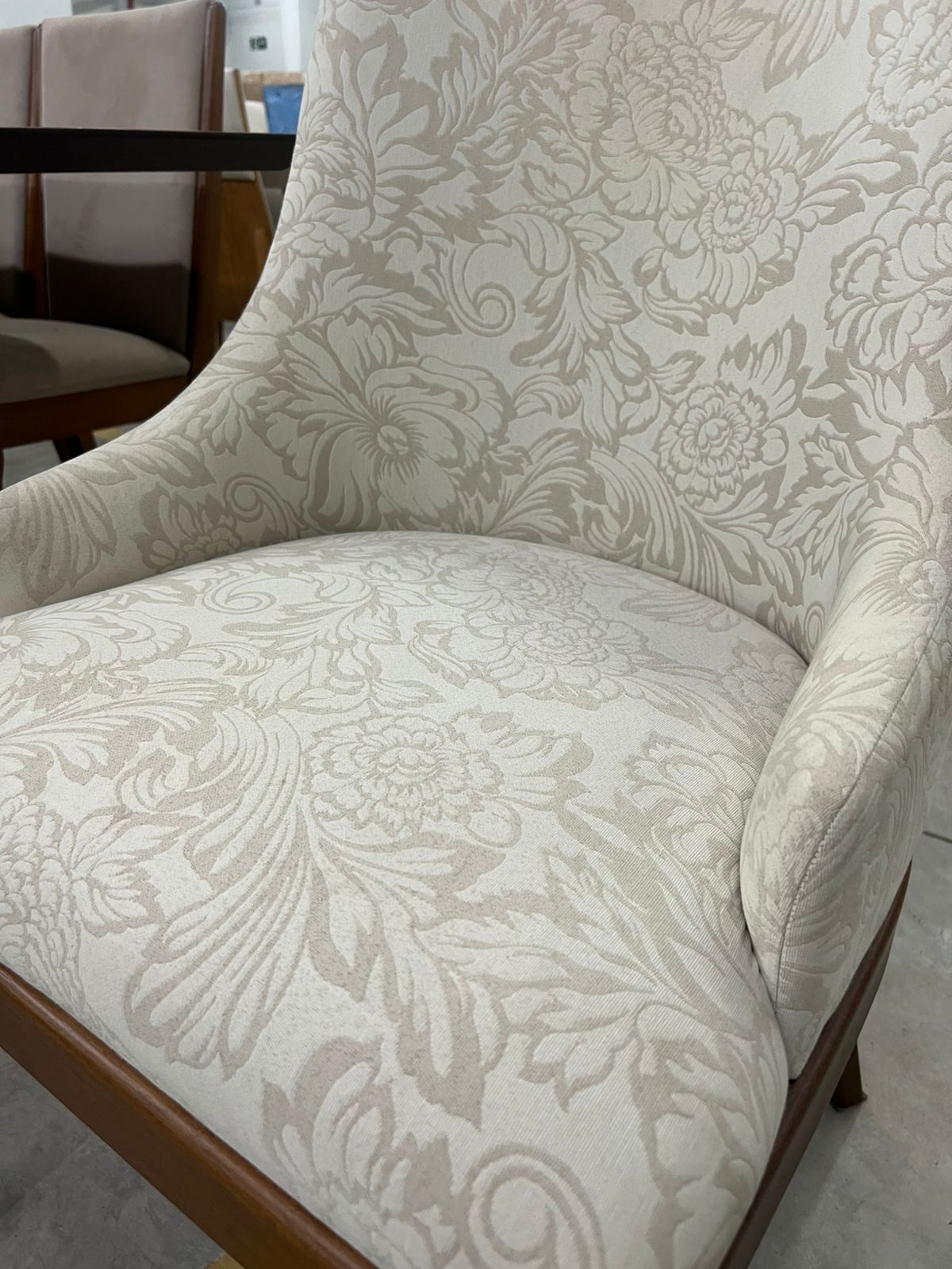 Cadeira de madeira estofada Sier (38%)