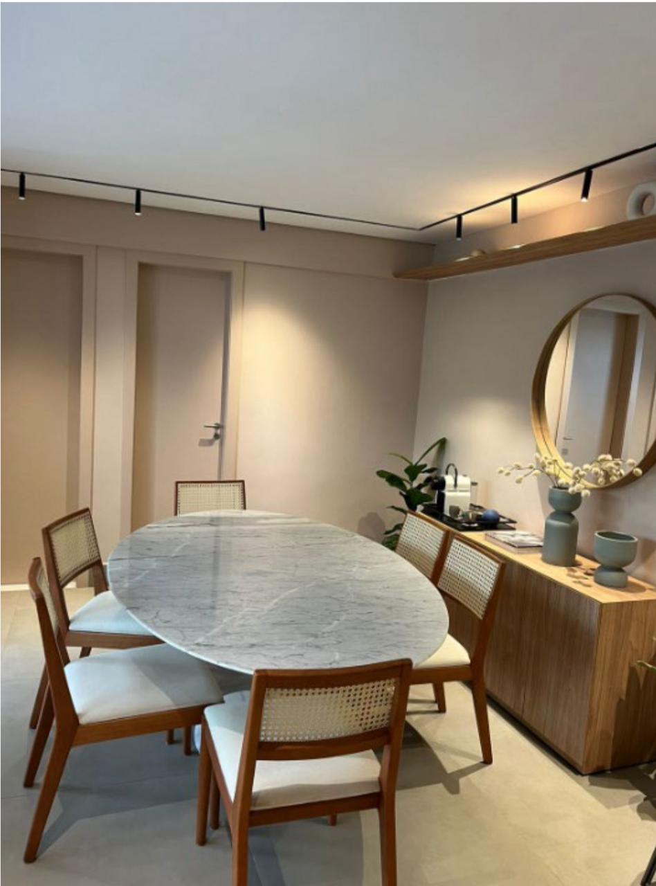 Mesa Saarinen Tulipa Carrara, Westwing