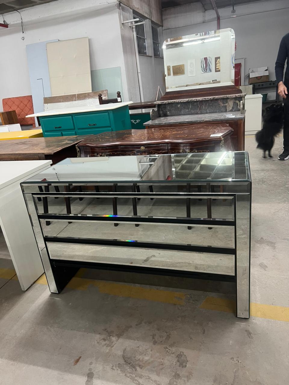 Comoda / Mesa de cabeceira espelhada com 3 gavetas