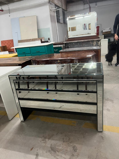 Comoda / Mesa de cabeceira espelhada com 3 gavetas