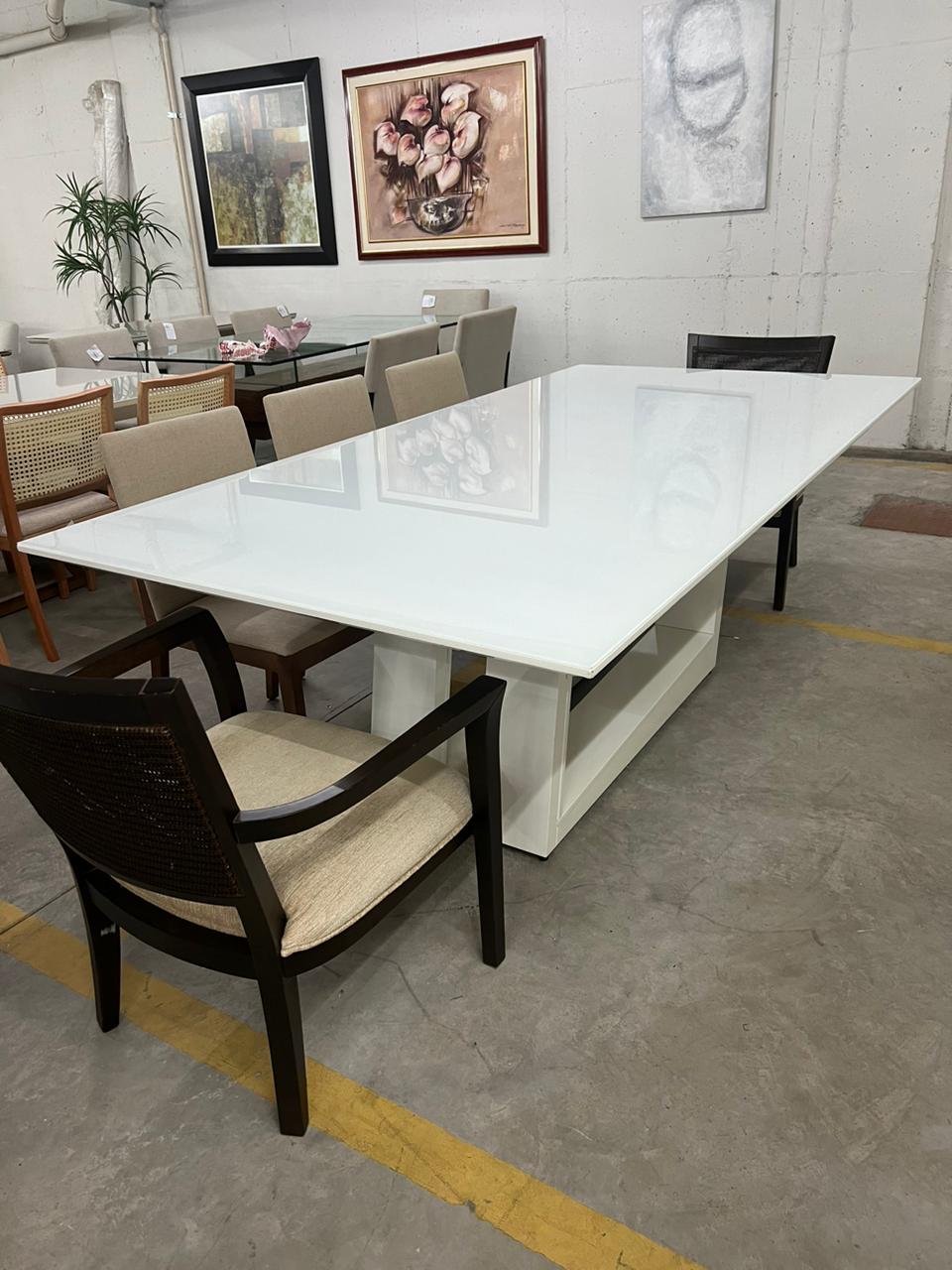 Mesa Jantar Pamela Madeira Branca ,Tampo vidro branco Robusti Decoração
