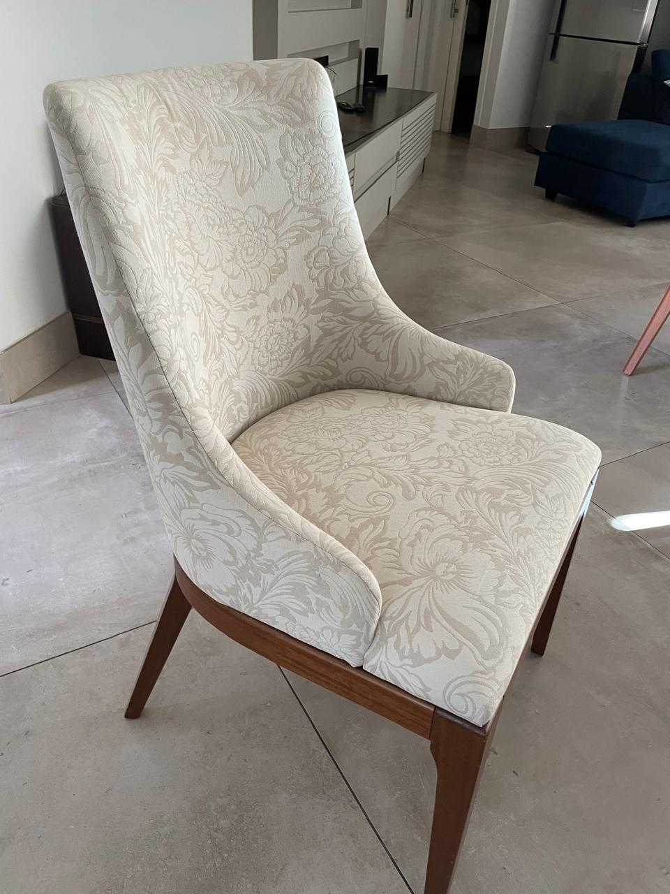 Cadeira de madeira estofada Sier (38%)