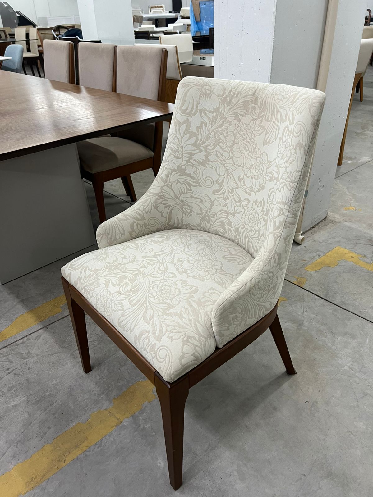 Cadeira de madeira estofada Sier (38%)