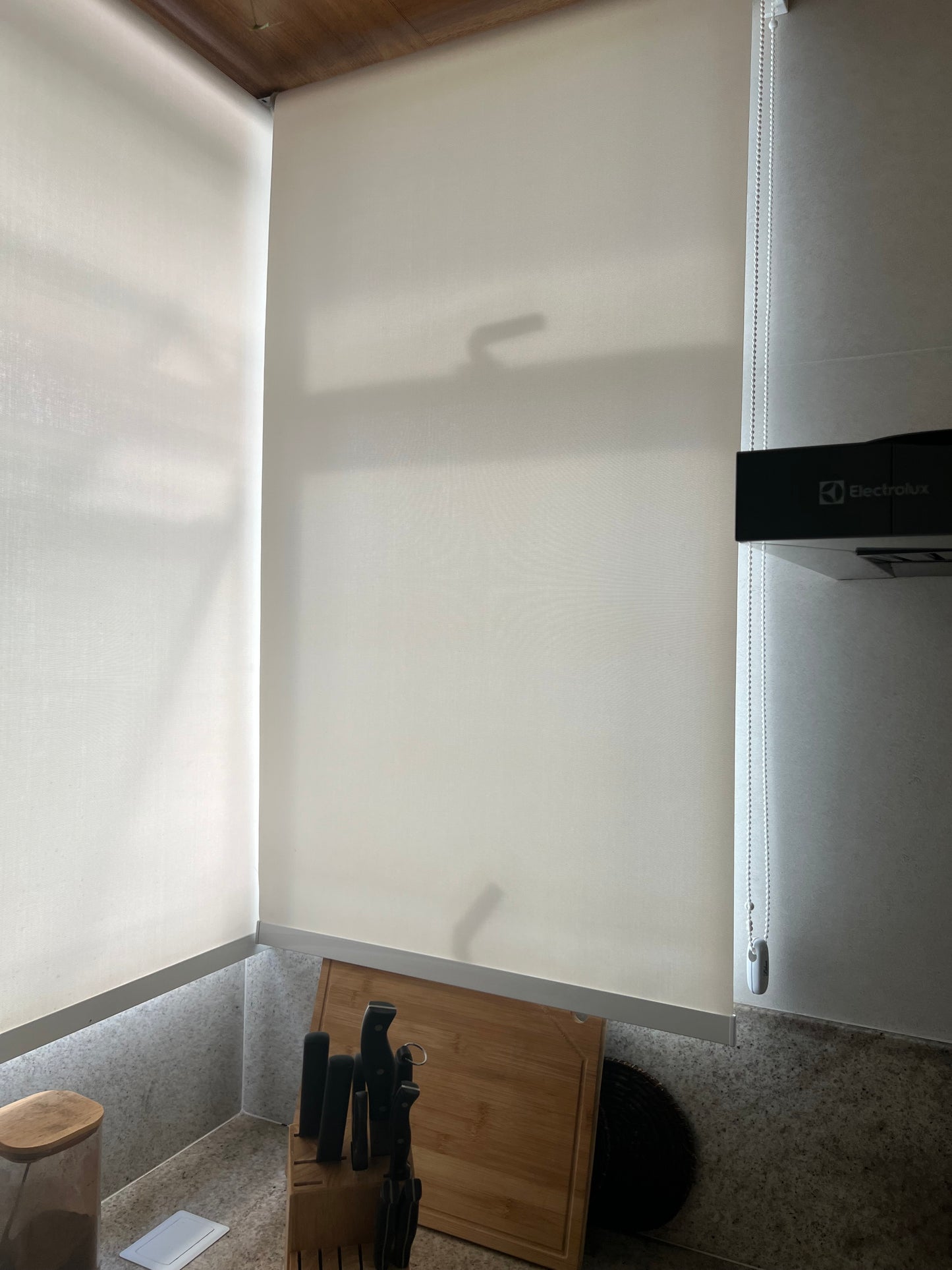 Persiana / cortina tela solar branca (38%)