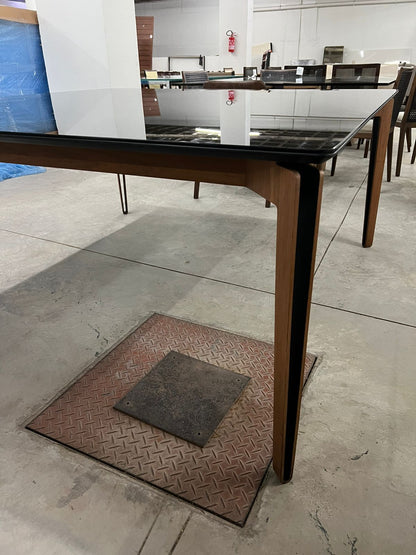 Mesa modelo BIN Jader Almeida