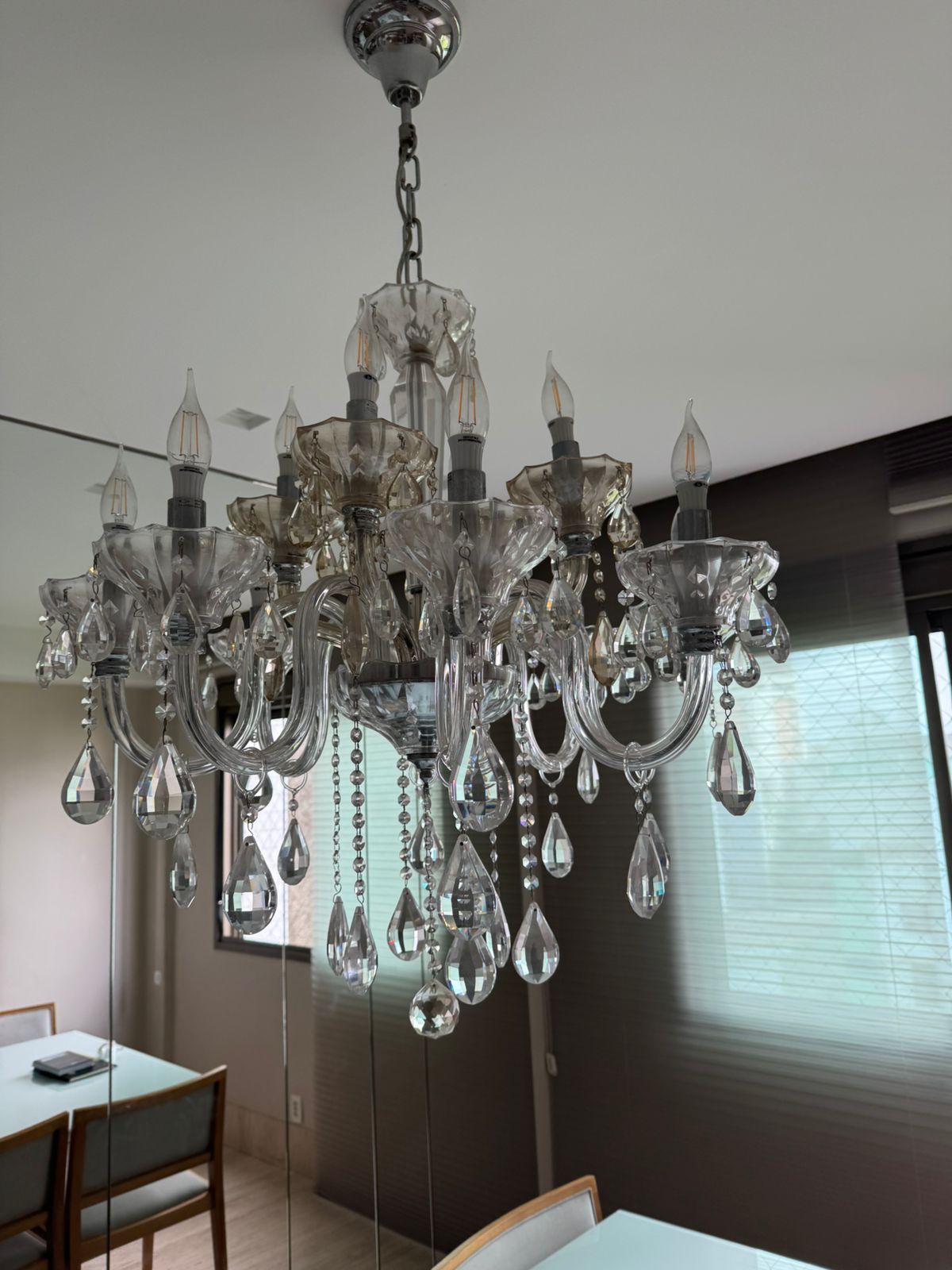 Lustre pendente com cristais e 12 castiçais Design da Luz