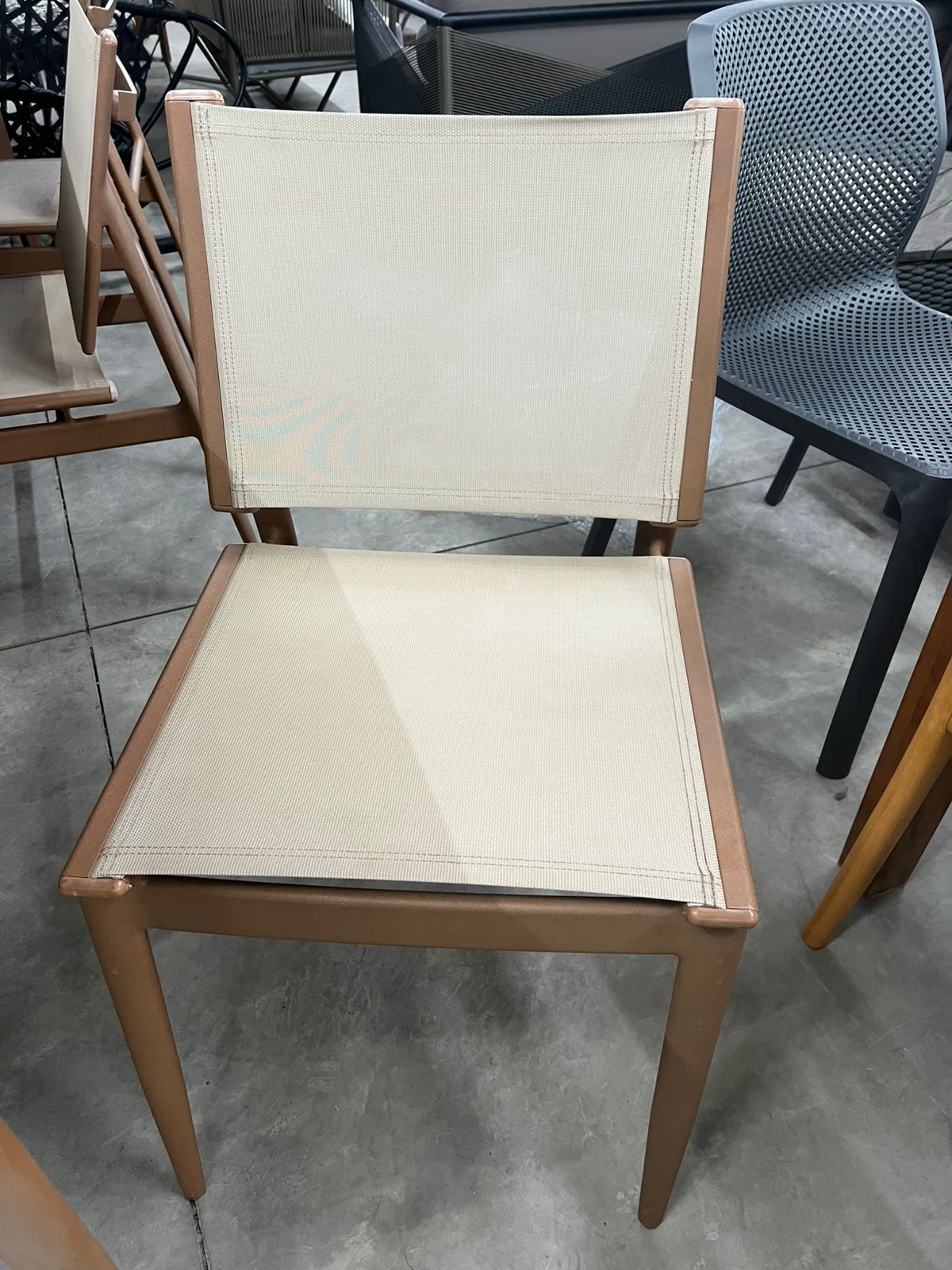 Conj. Mesa + 3 cadeiras em alumínio com pintura eletrostática + banco em alumínio Franccino