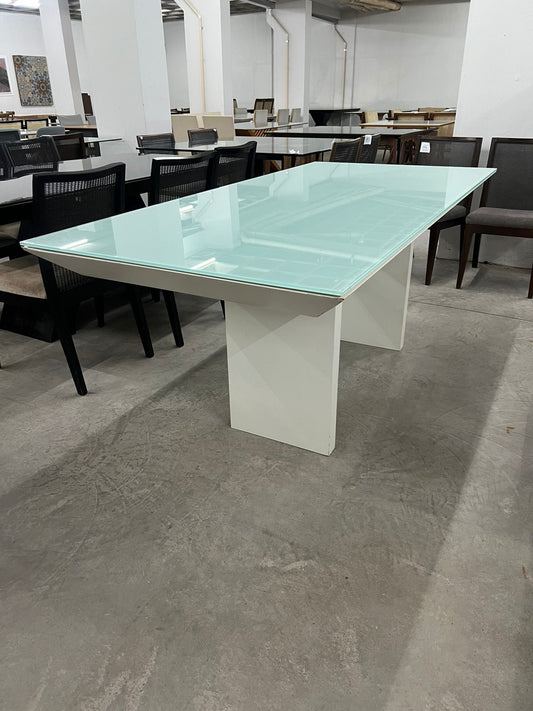 Mesa em laca branca com tampo de vidro