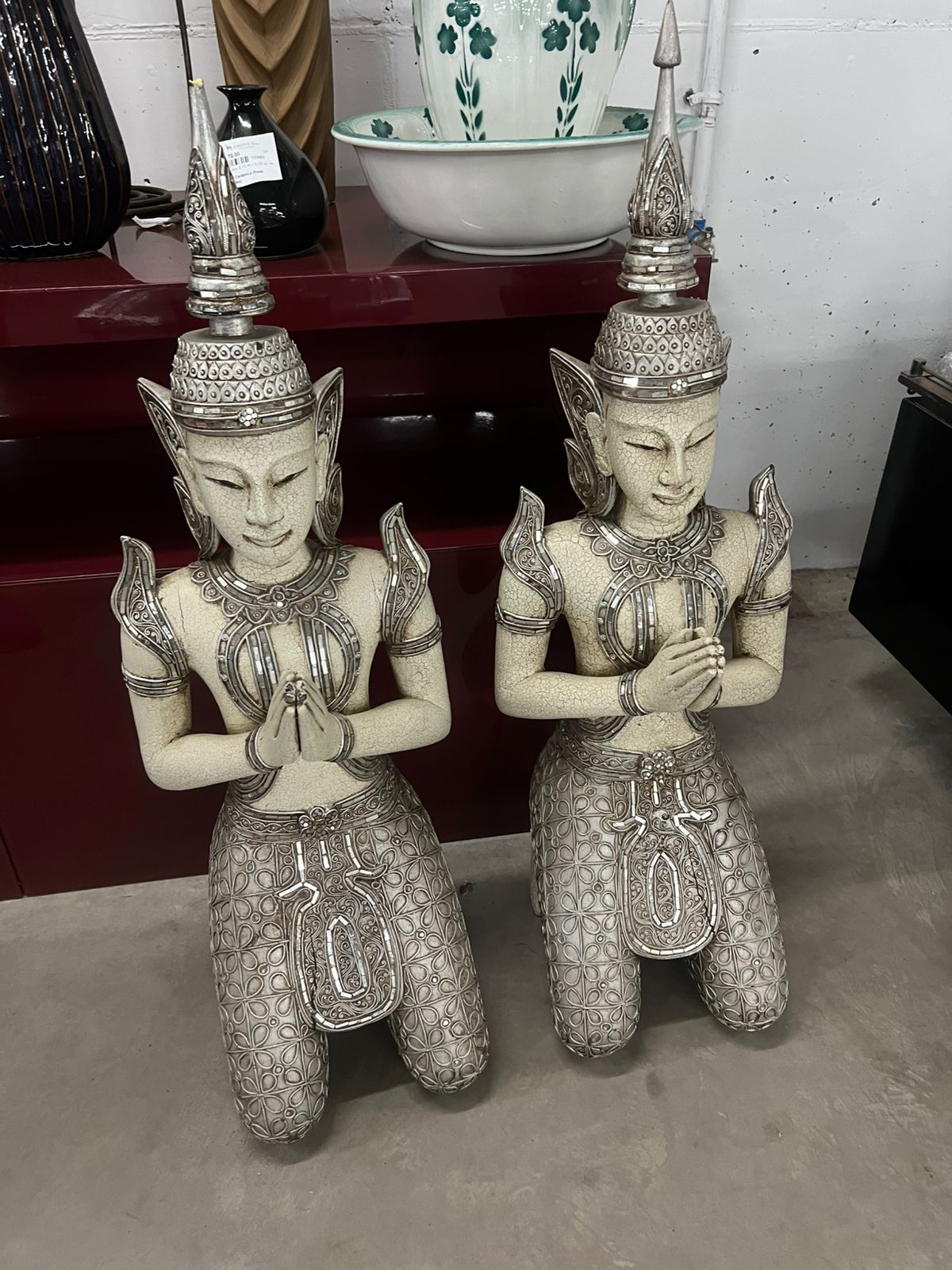 Estatua Deva tailandesa