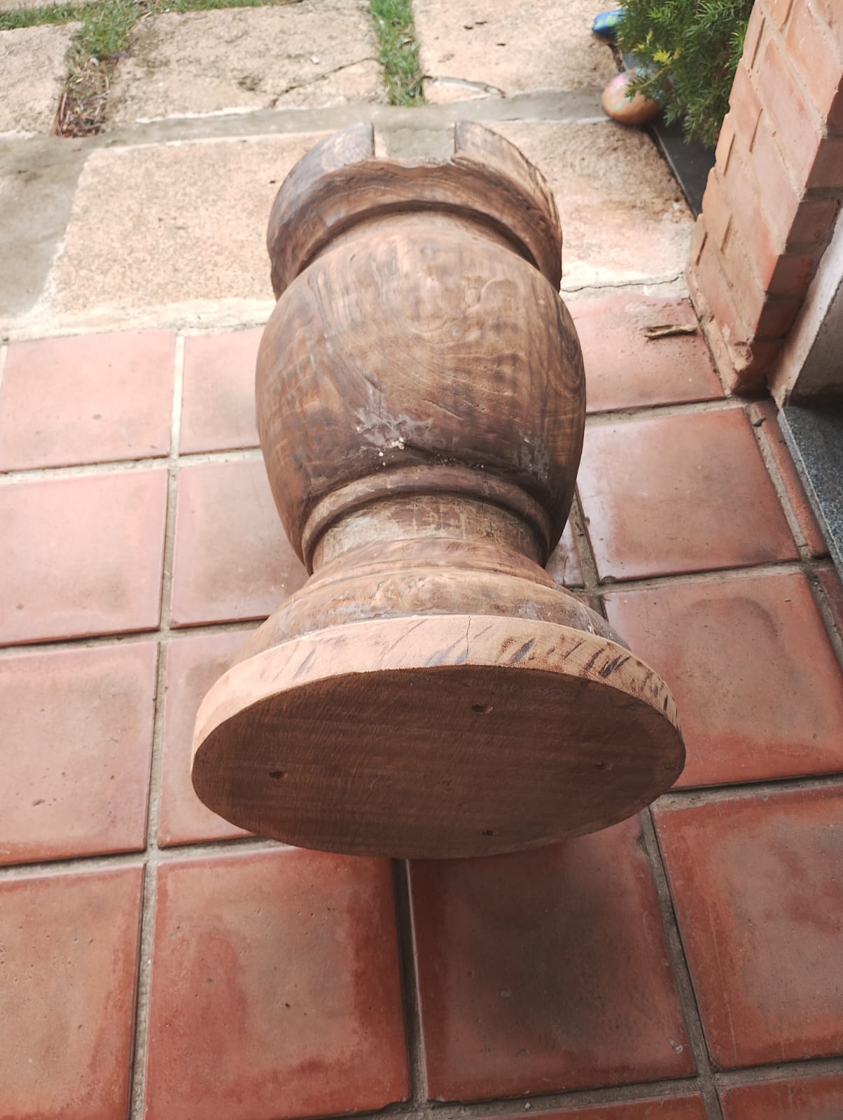 Mesa de madeira maciça, imbuia escura