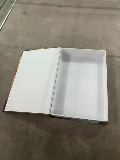 Porta objetos em formato de livro 1 (38%)