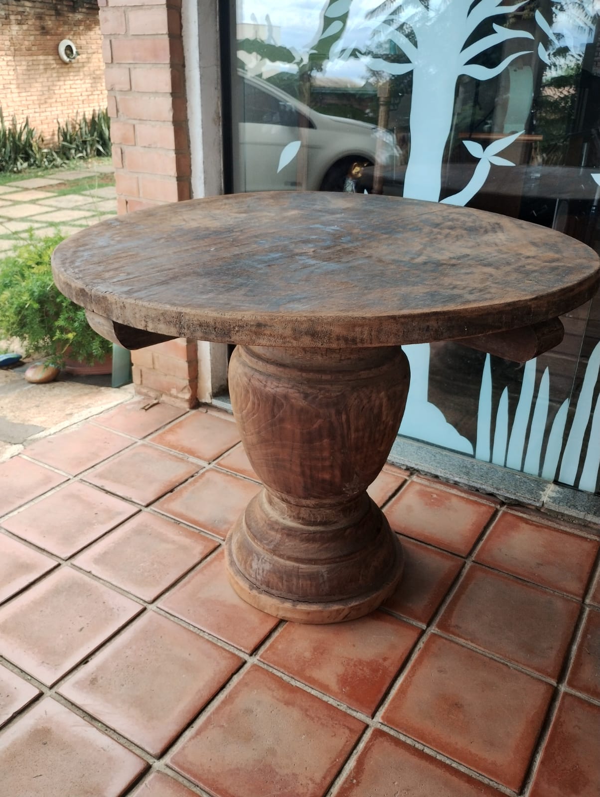 Mesa de madeira maciça, imbuia escura