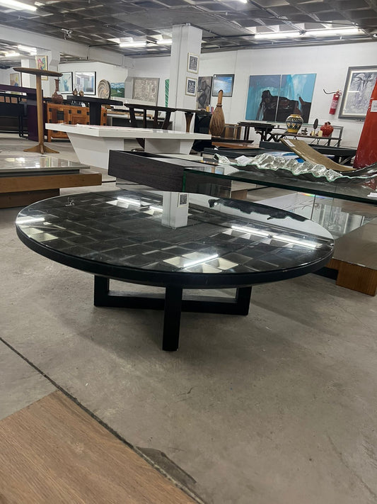 Mesa de centro com tampo espelhado
