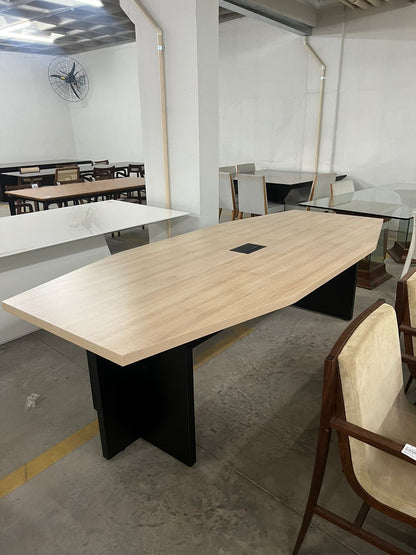 Mesa grande de reunião