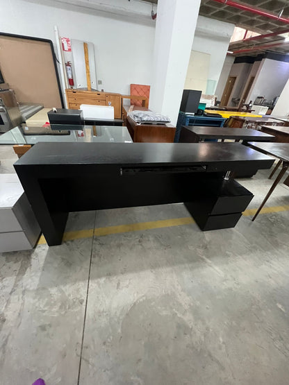 Mesa/ bancada para computador em madeira mdf , 2 gavetas e aparador de teclado
