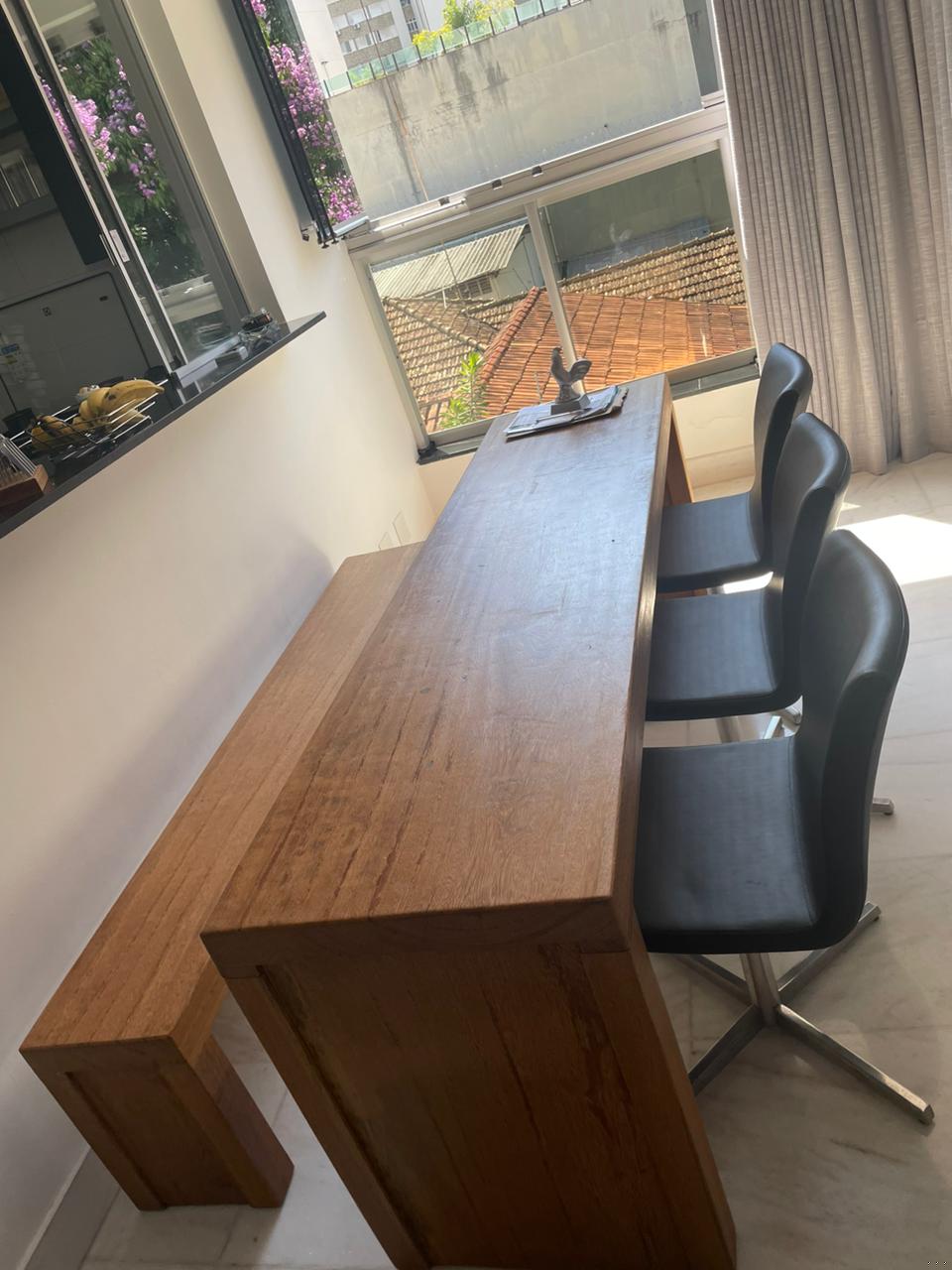 Conjunto de mesa +banco + 3 cadeiras