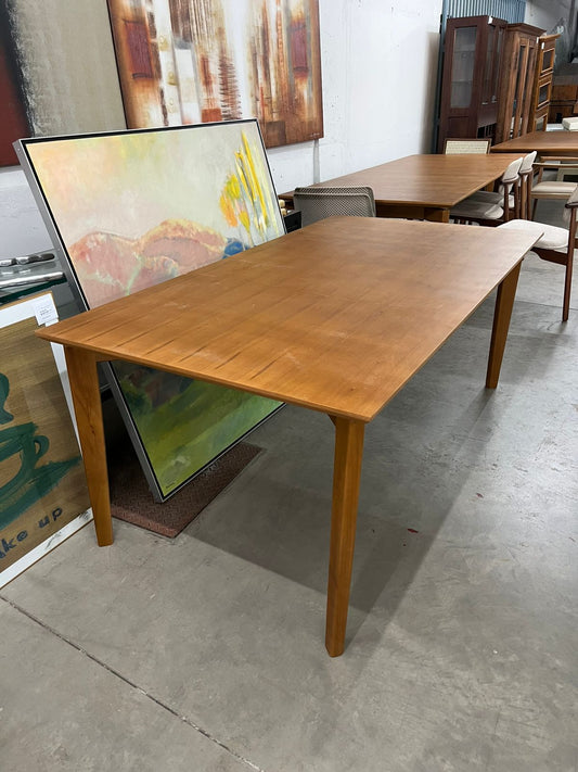 Mesa retangular 1,80 x 1,00 jequitiba